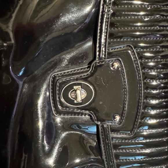 Vintage Coach Patent leather Bag - Picture 3 of 8